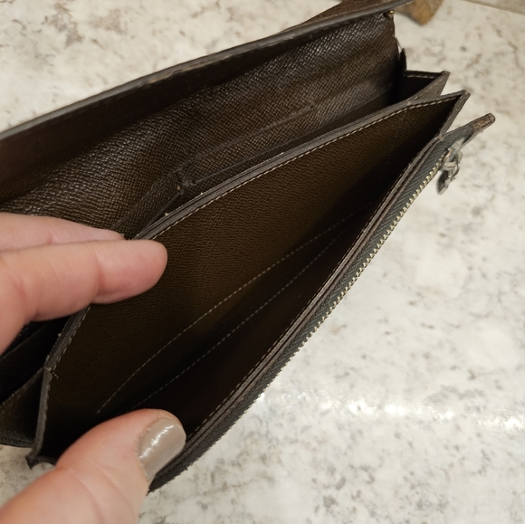 Authetntic LOUIS Vuitton Taiga Portefeuille Accordion Brown Wallet - Picture 4 of 15